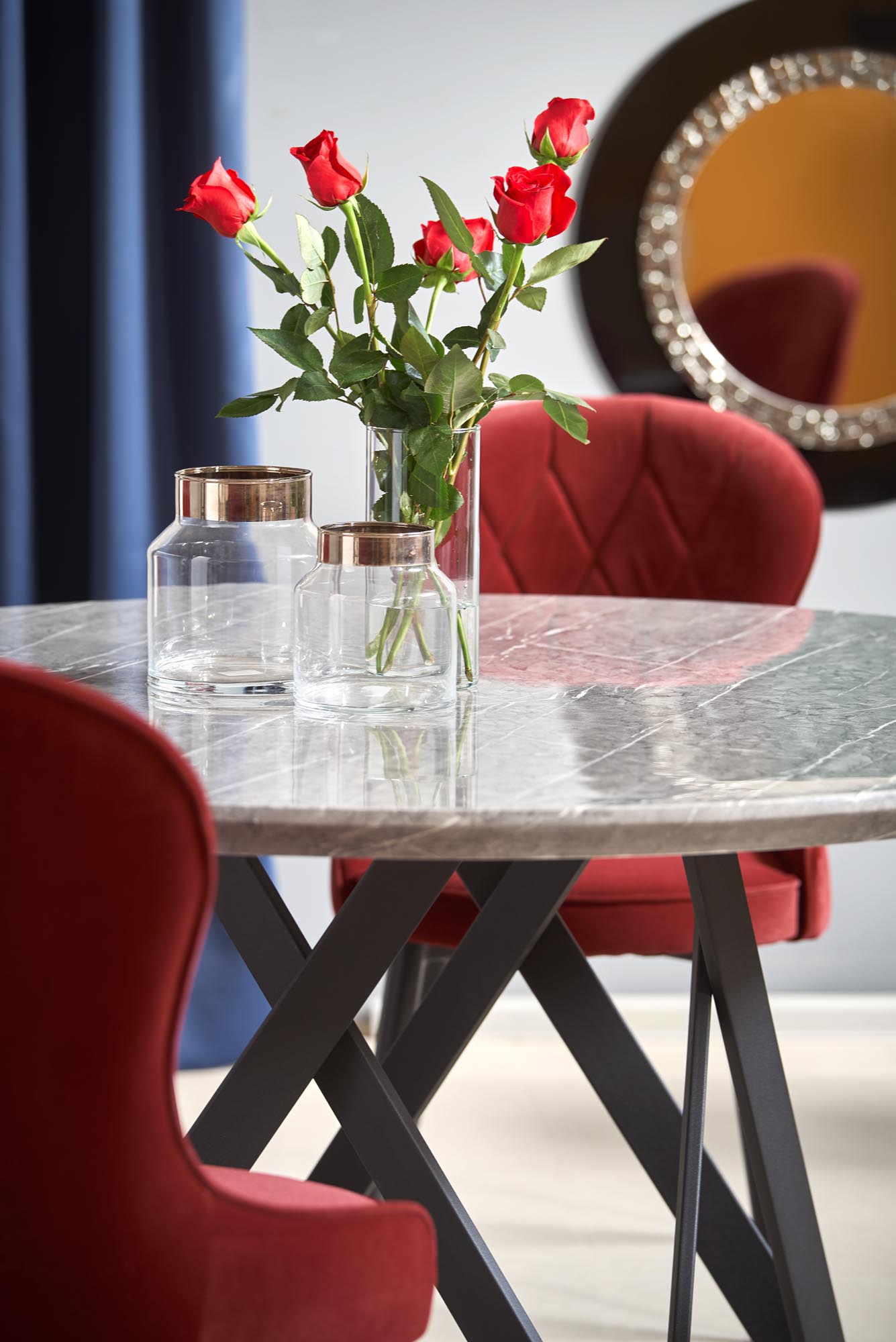 Kitchen Table East Riyadh | size: Length: 140cm, Width: 140cm, Height: 77cm, Diameter: 140cm | color: Marble/Black/Grey | image: 4 | variant: 1006851