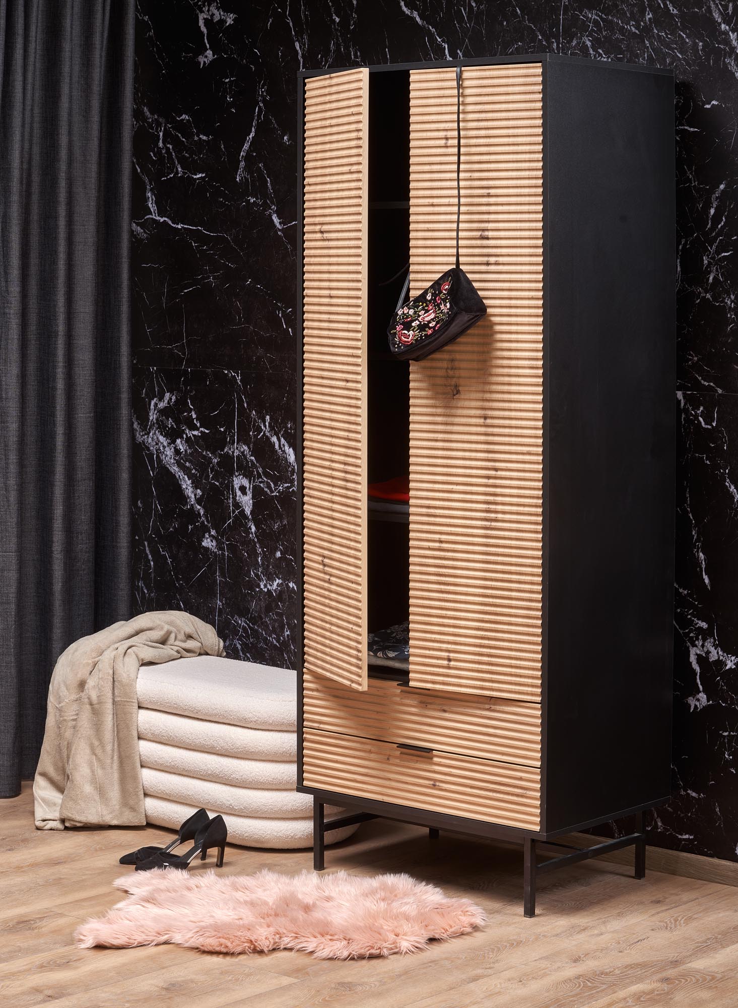 Closet Barnstaple | size: Width: 80cm, Height: 205cm, Depth: 53cm | color: Black/Oak | image: 2 | variant: 1007350