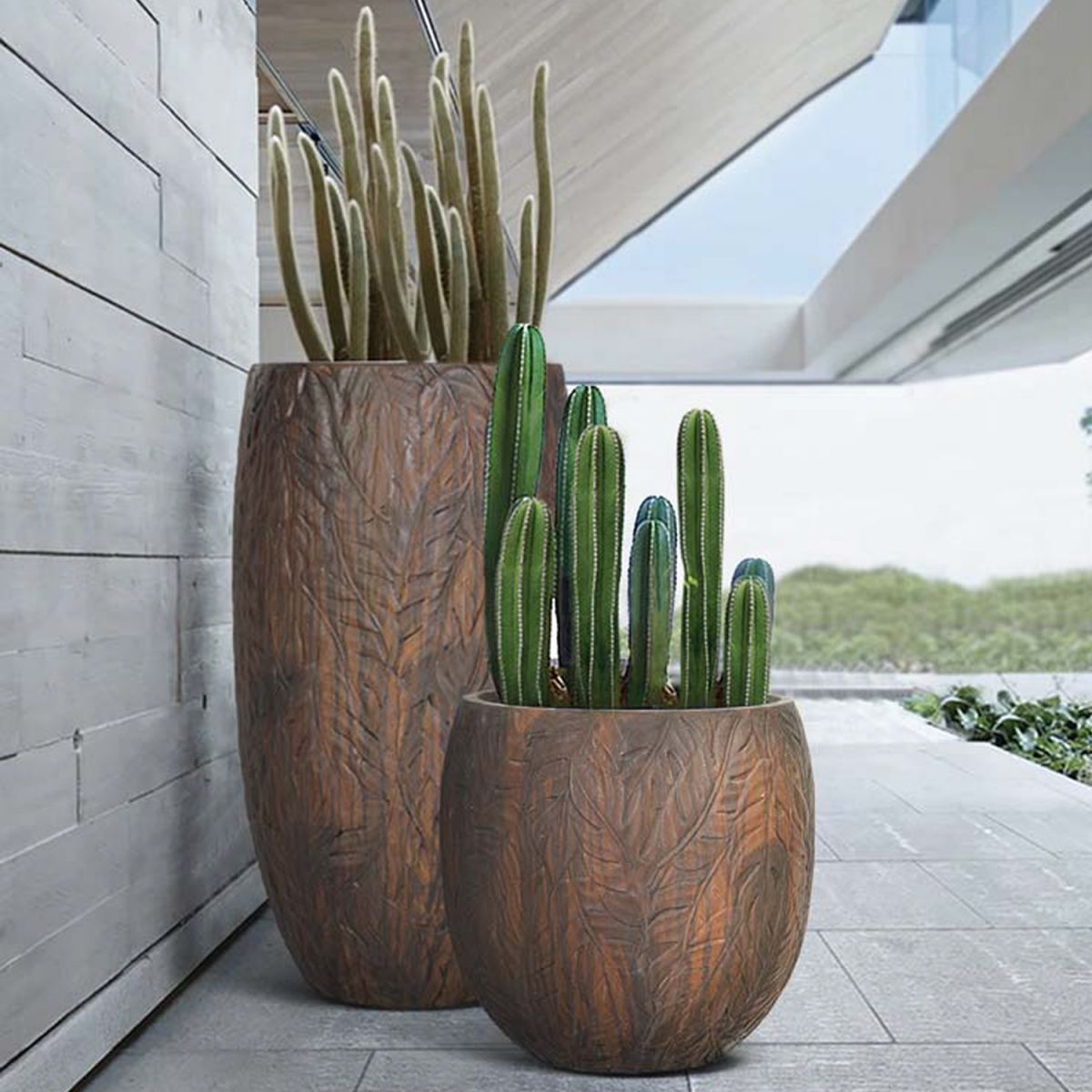 Flower Pot East Thame | size: Length: 47.5cm, Width: 47.5cm, Height: 80.5cm, Diameter: 47.5cm | color: Brown | image: 2 | variant: 1005434