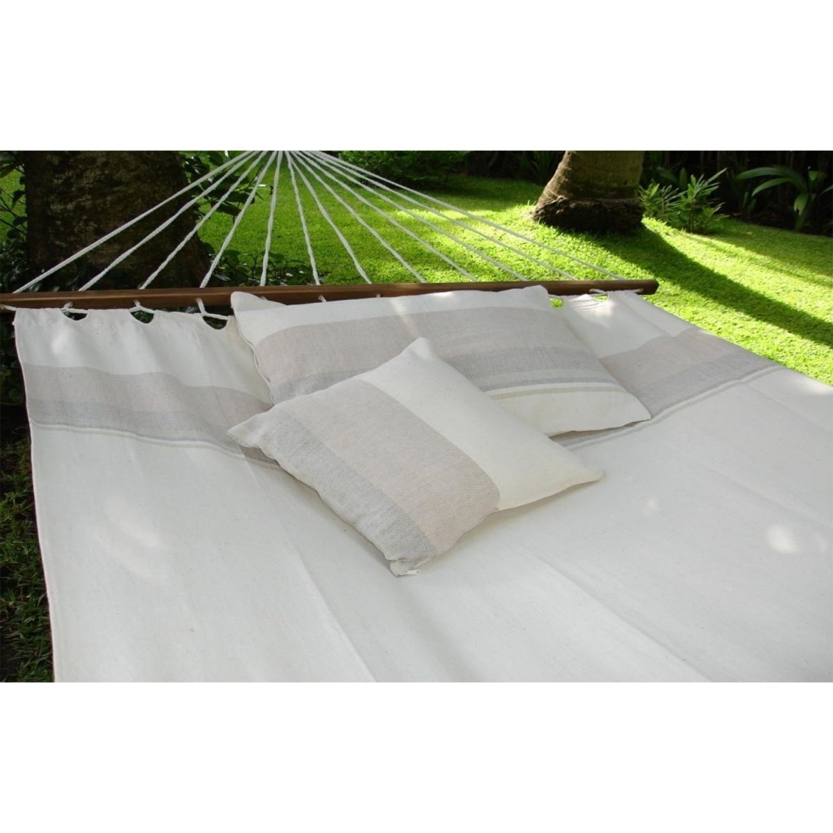 Garden Hammock East Haywards | color: White | image: 1 | variant: 1005244