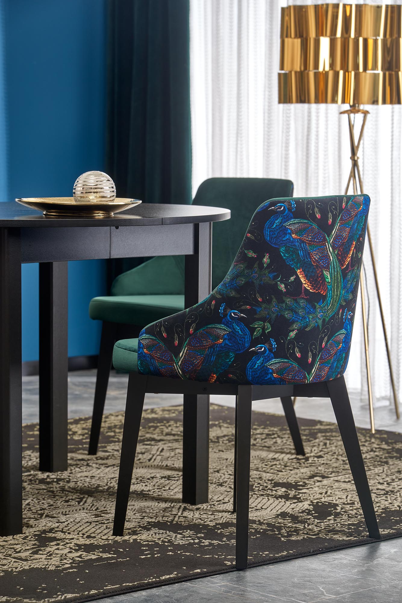 Kitchen Table Birmingham | size: Length: 102cm, Width: 142cm, Height: 76cm, Diameter: 102cm | color: Black | image: 4 | variant: 1003160