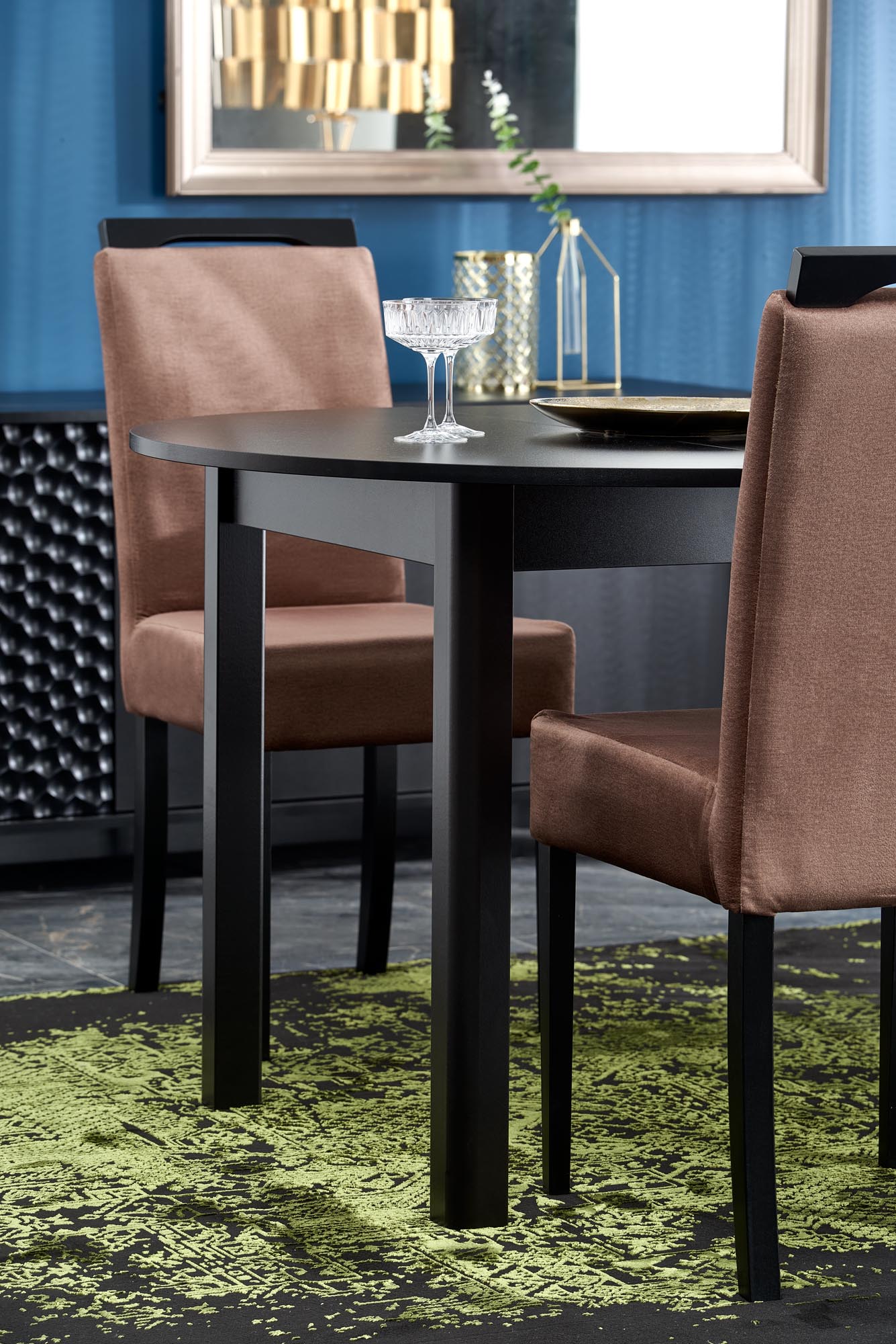 Kitchen Table Birmingham | size: Length: 102cm, Width: 142cm, Height: 76cm, Diameter: 102cm | color: Black | image: 5 | variant: 1003160