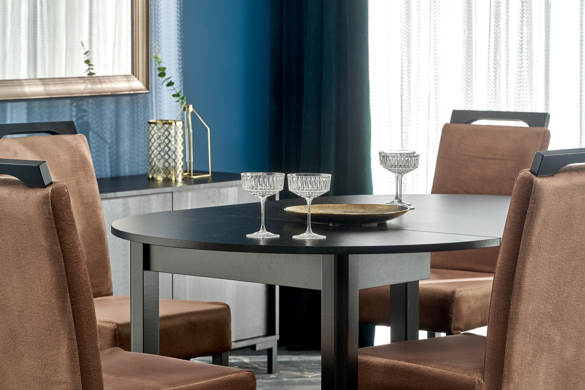 Kitchen Table Birmingham | size: Length: 102cm, Width: 142cm, Height: 76cm, Diameter: 102cm | color: Black | image: 6 | variant: 1003160