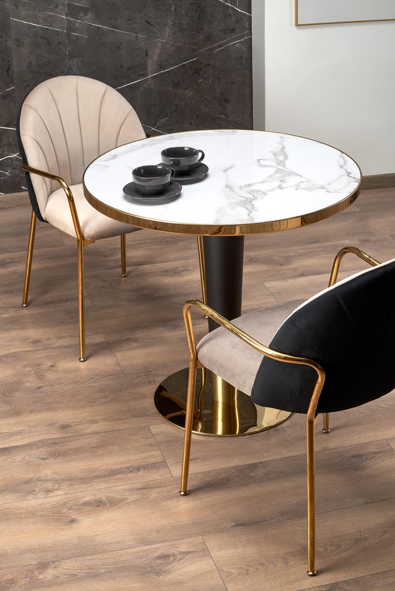 Kitchen Table Morata | size: Length: 79cm, Width: 79cm, Height: 74cm, Diameter: 79cm | color: White/Marble/Black/Gold | image: 3 | variant: 1013023