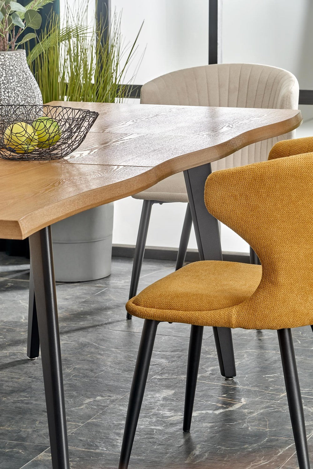 Kitchen Table West Llandeilo | size: Length: 88cm, Width: 210cm, Height: 76cm | color: Black/Oak | image: 4 | variant: 1007398