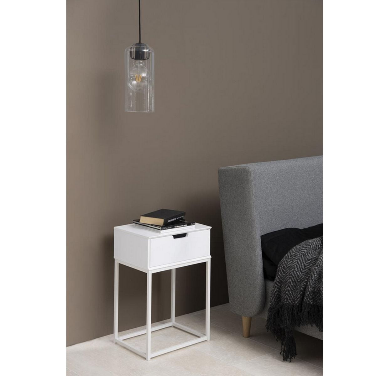 Nightstand Mitra | size: Width: 40cm, Height: 61.5cm, Depth: 30cm | color: White | image: 1 | variant: 1002042