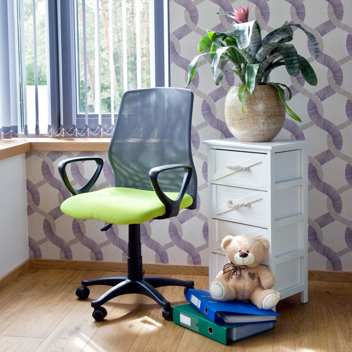 Office Chair Treviso | size: Width: 58cm, Height: 90-102cm, Depth: 59cm | color: Black/Green | image: 2 | variant: 1005334